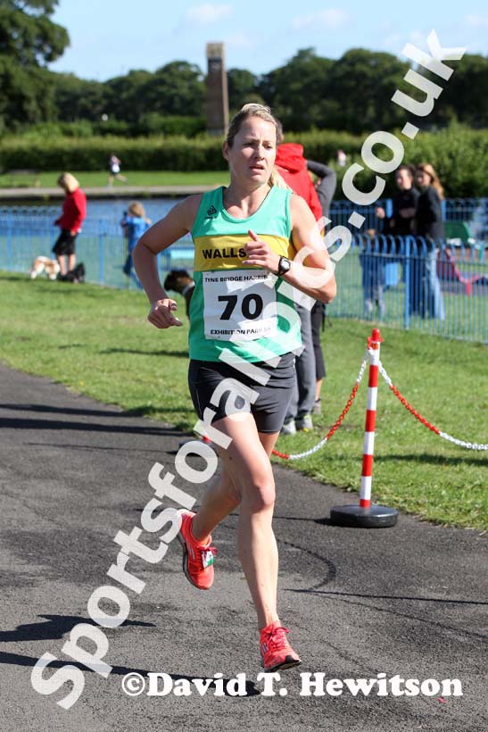 Danielle Hodgkinson (Wallsend)  wins the Tyne Bridge Harriers Exhibition Park 5k, Newcastle.